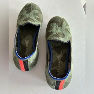 Rothy’s Kid’s Loafrers in Olive Camo